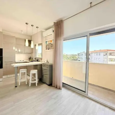 Il Gioiello : 2 Pers, Clim, Piscine, Parking 昂蒂布
