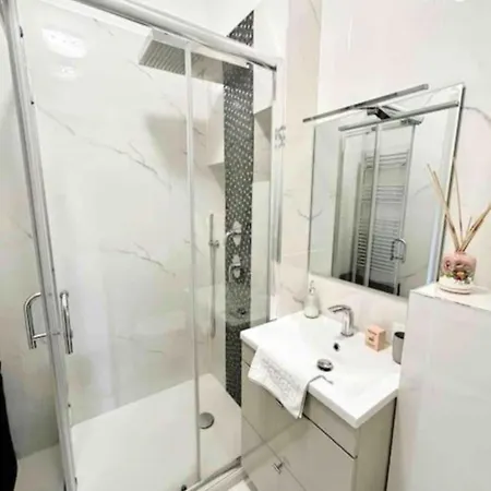 Apartmán Il Gioiello : 2 Pers, Clim, Piscine, Parking *