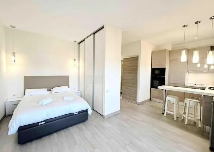 Il Gioiello : 2 Pers, Clim, Piscine, Parking